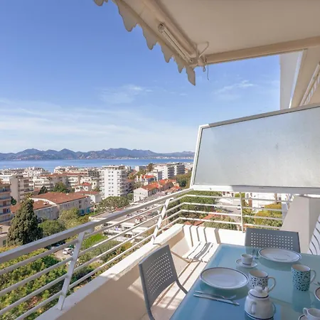 The Horizon - Sea View & Peaceful Retreat شقة كان