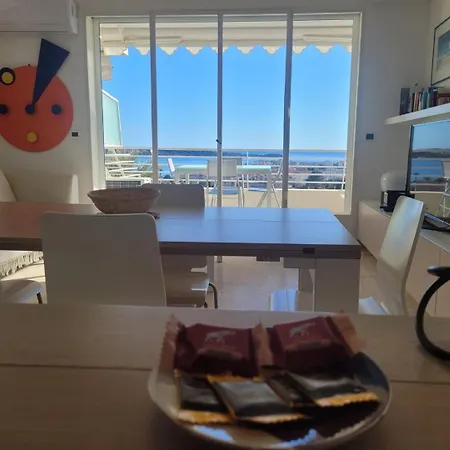 The Horizon - Sea View & Peaceful Retreat كان